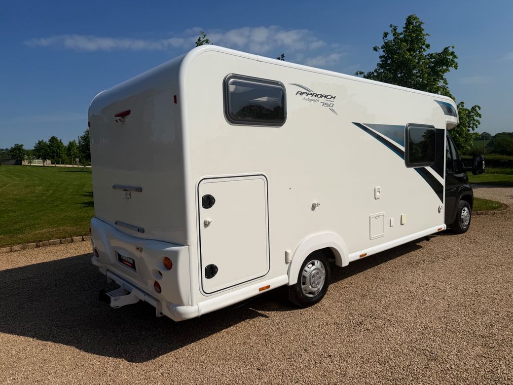 2014 BAILEY APPROACH  AUTOGRAPH 750 LOW PROFILE R.H.D 