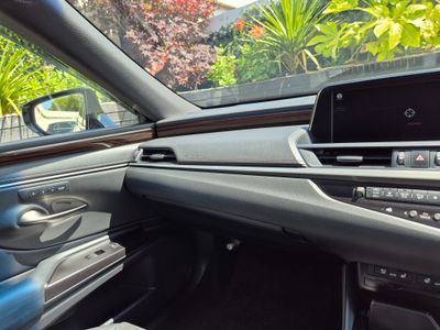 2020 Lexus ES 300h