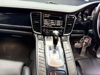 2016 Porsche Panamera