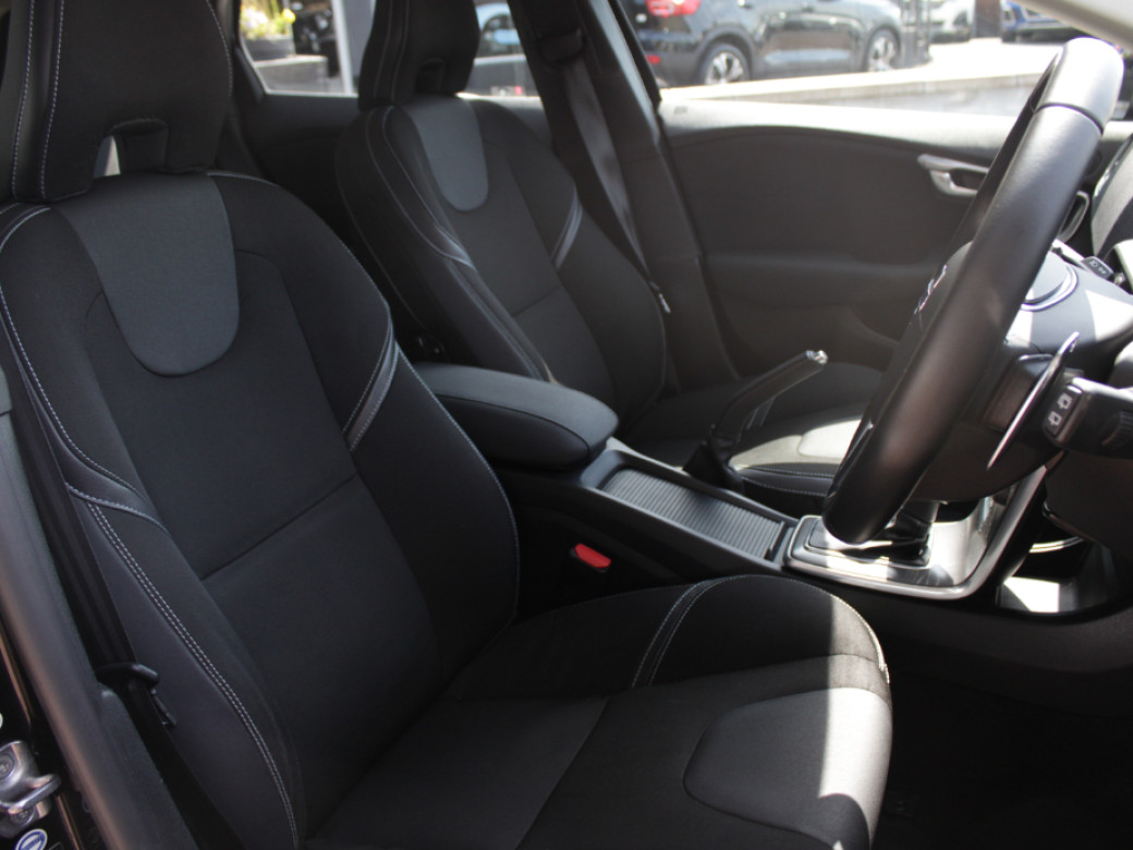 2016 Volvo V40