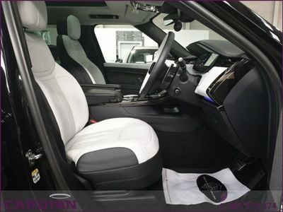 2025 Land Rover Range Rover Sport