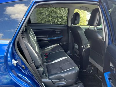 2020 Toyota Prius Alpha
