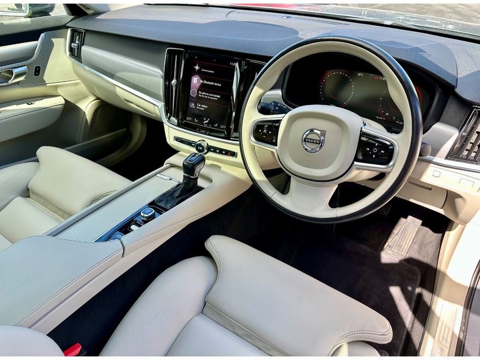 2021 Volvo S90