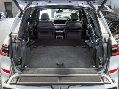 2023 BMW X7