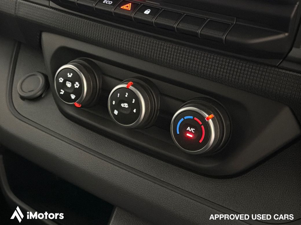 2026 Nissan Primastar