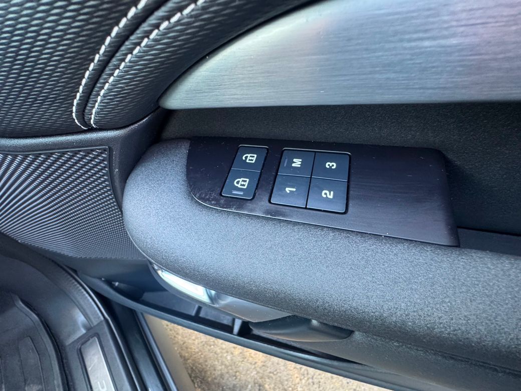 2023 Land Rover Discovery