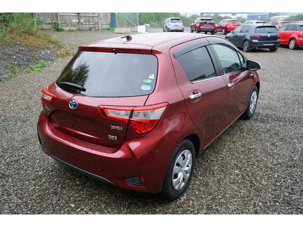 2017 Toyota Vitz