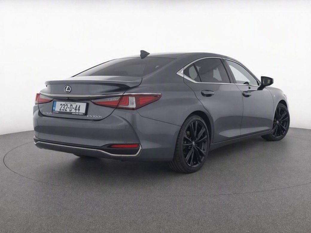2023 Lexus ES 300h