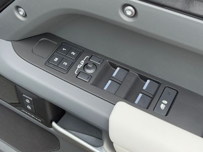 2025 Land Rover Defender