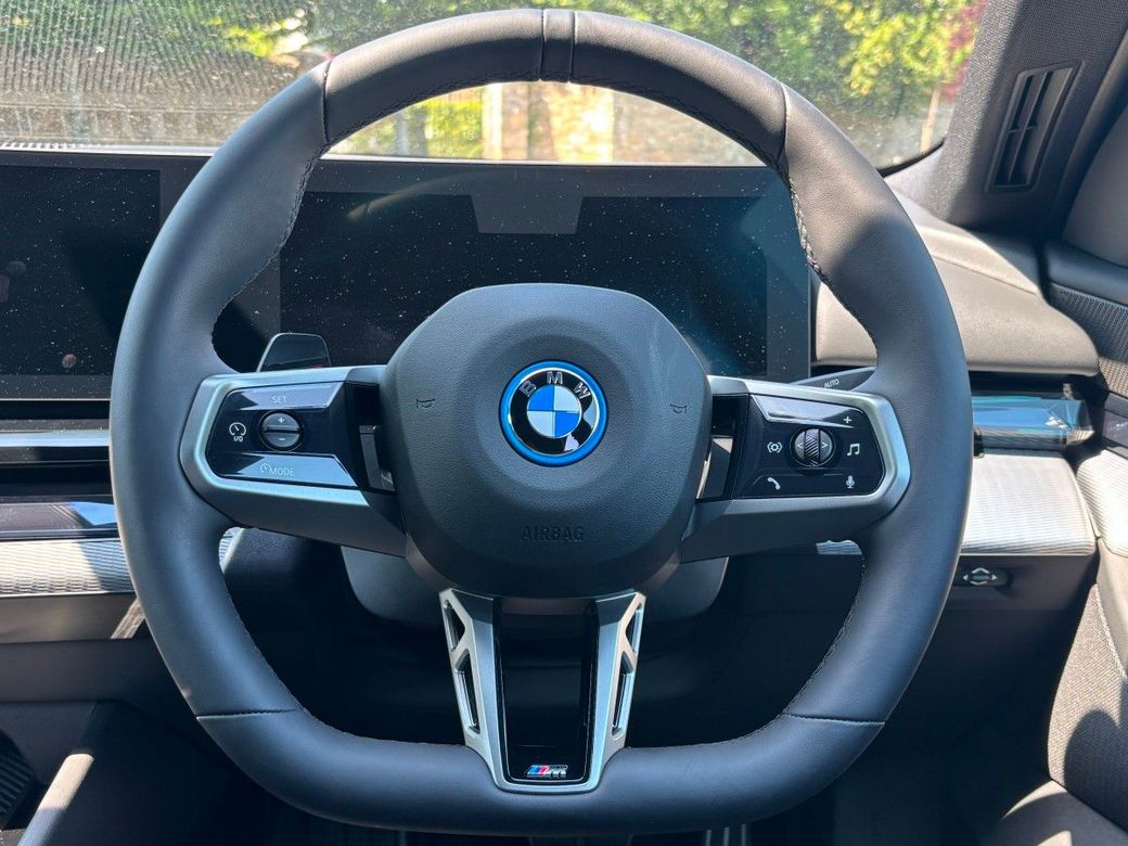 2025 BMW i5
