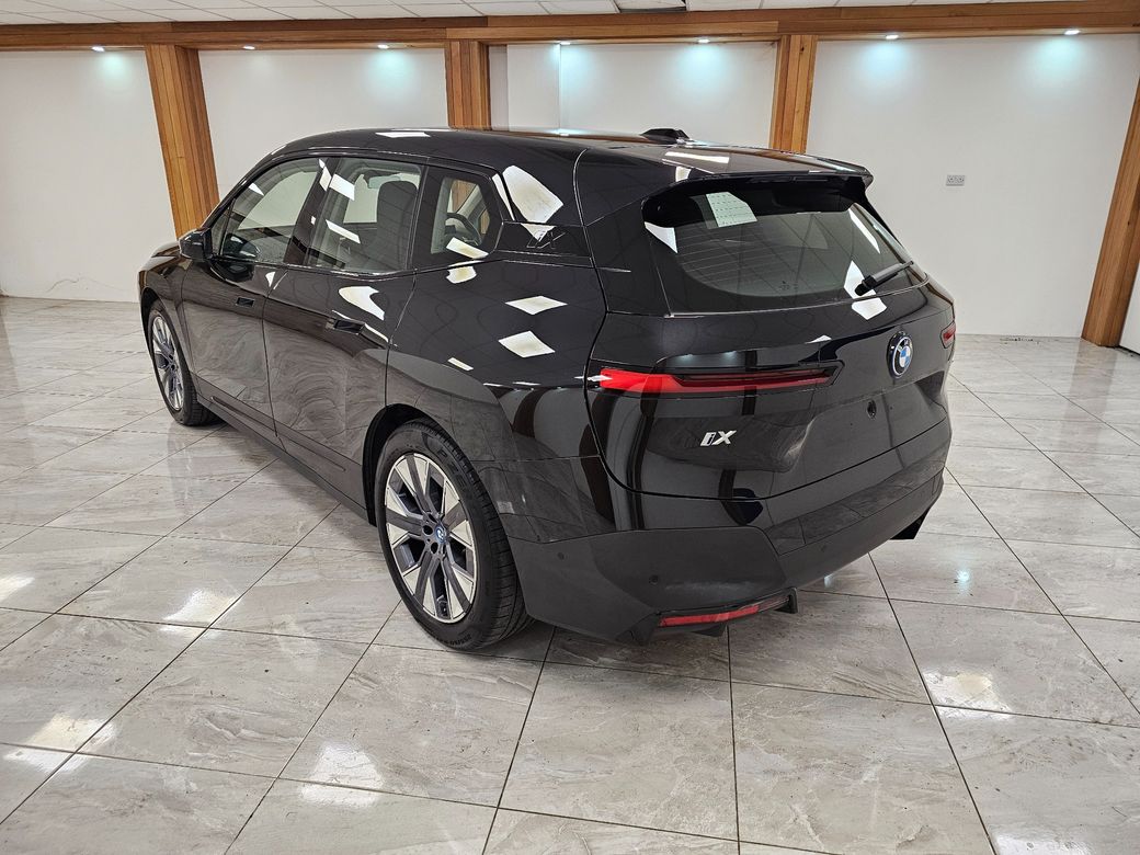 2024 BMW iX