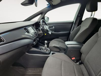 2017 Kia Carens