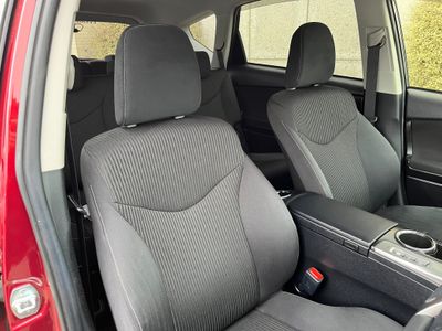 2019 Toyota Prius Alpha