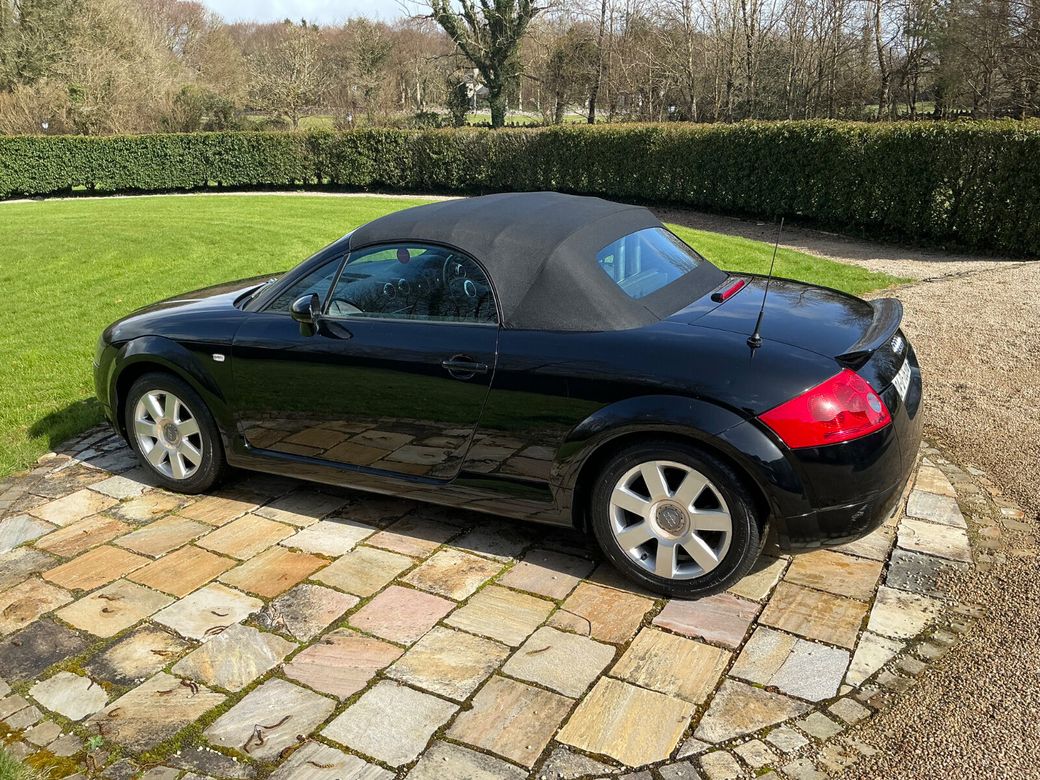 2004 Audi TT