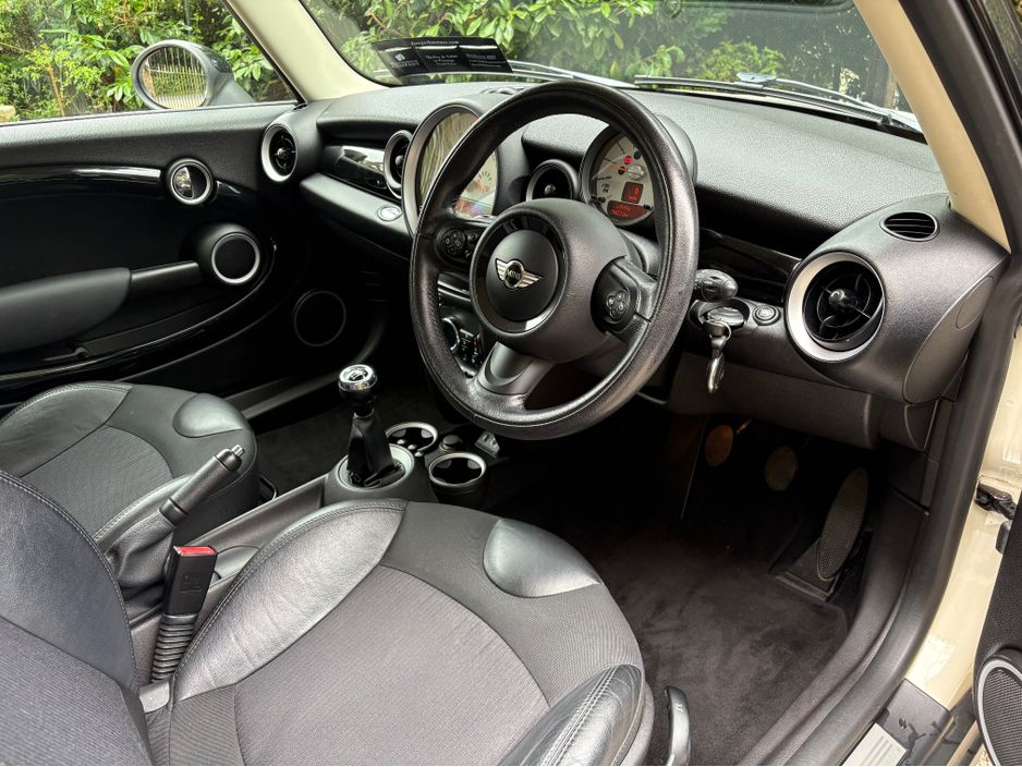 2013 Mini Hatch
