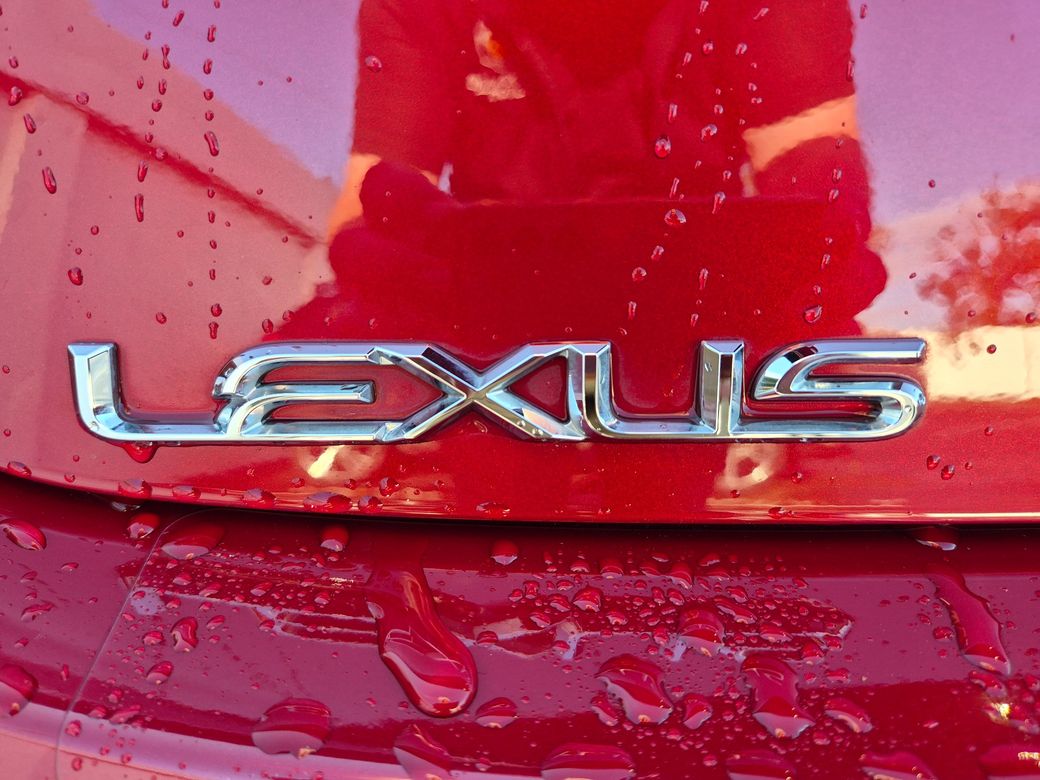 2022 Lexus ES 300h