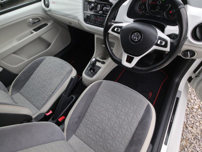 2017 Volkswagen up!