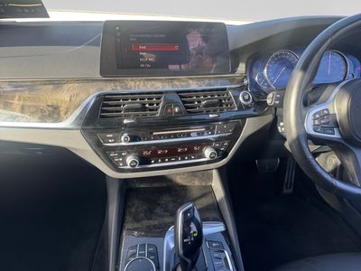 2019 BMW 530