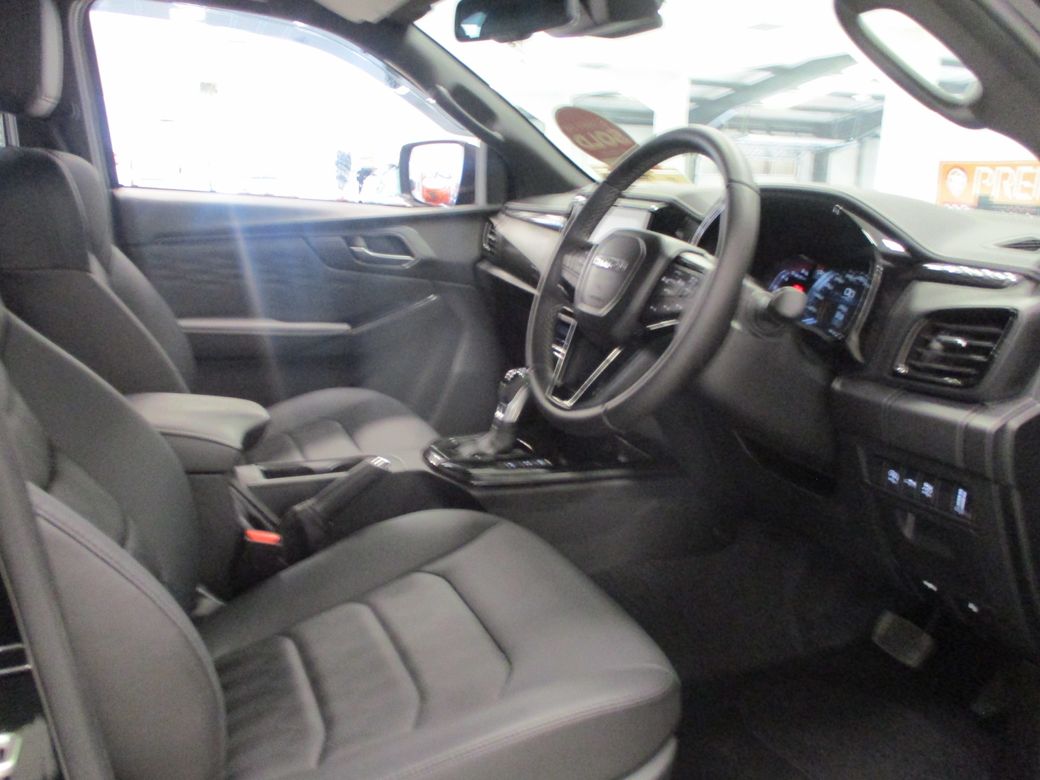 2025 Isuzu D-MAX