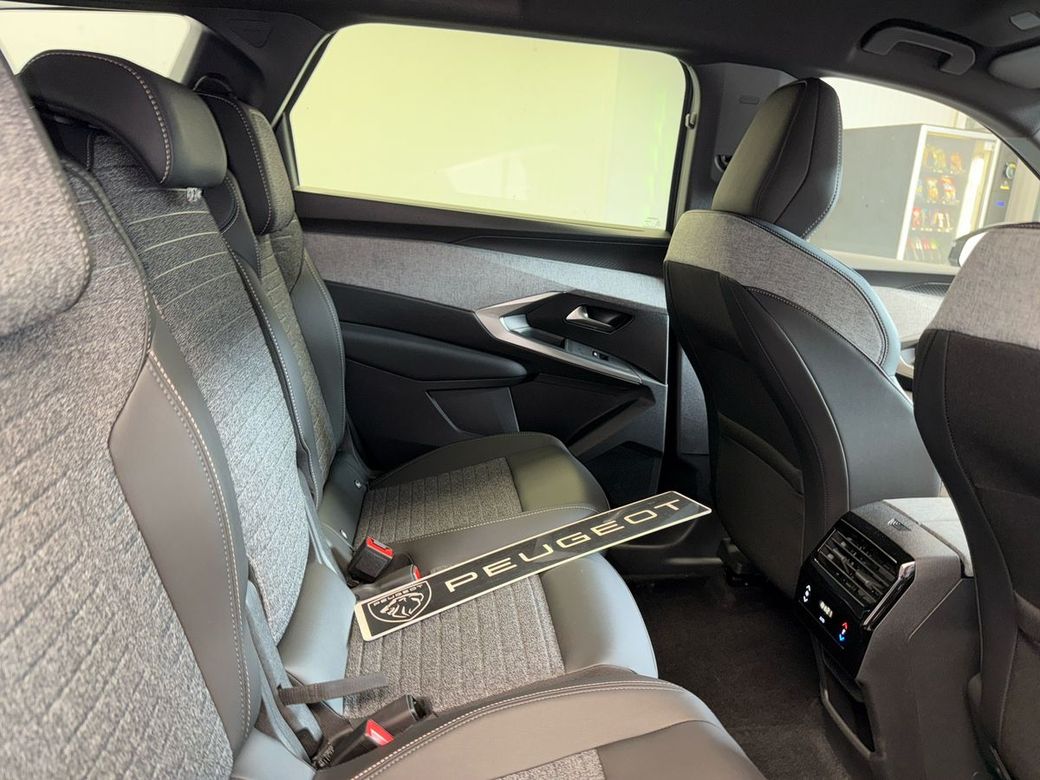 2025 Peugeot 5008