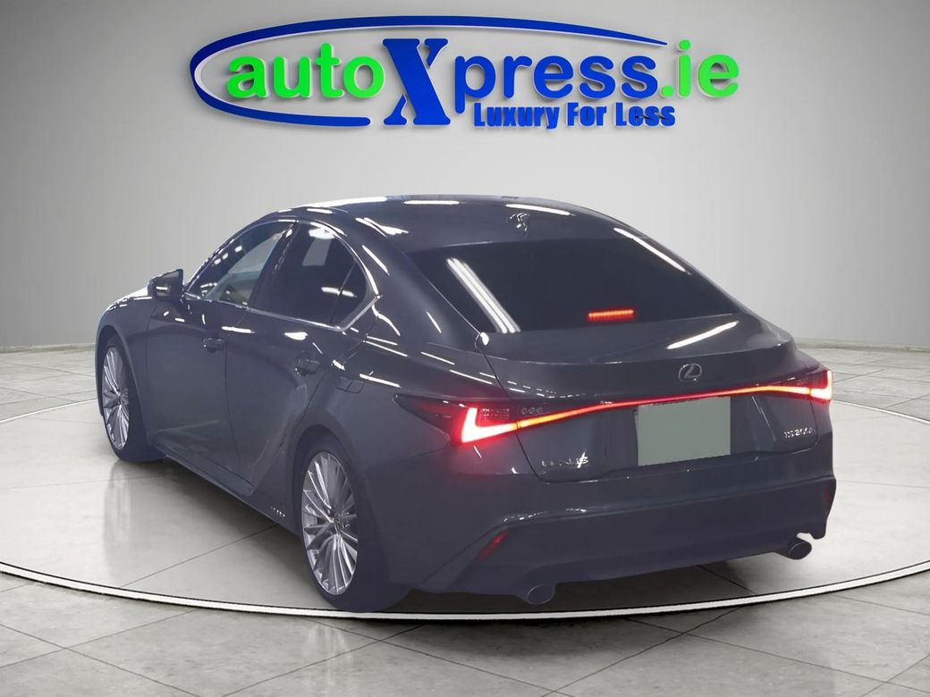 2022 Lexus IS 300h