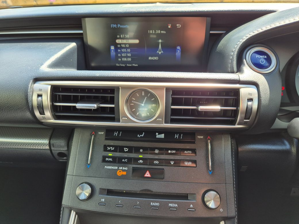 2015 Lexus IS 300h