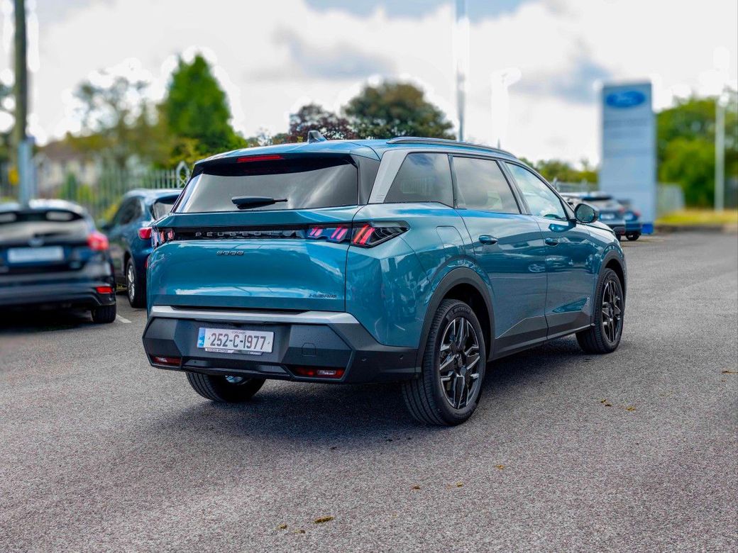2025 Peugeot 5008