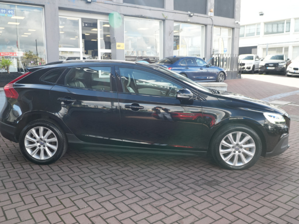 2018 Volvo V40 Cross Country