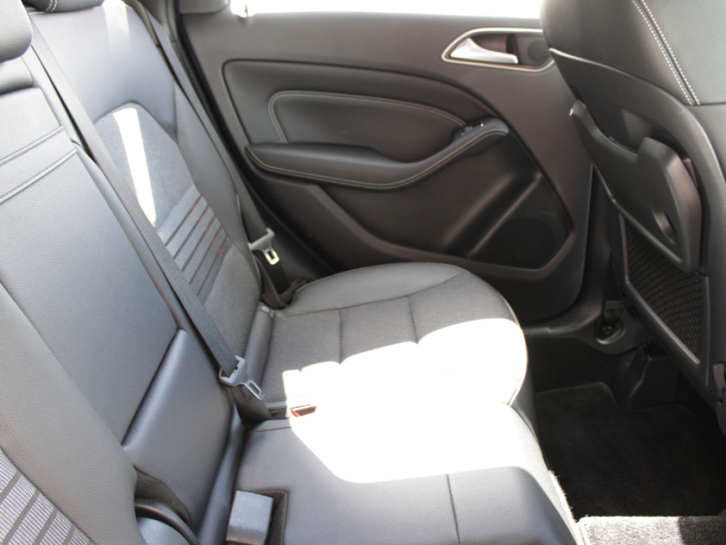 2018 Mercedes-Benz B 180