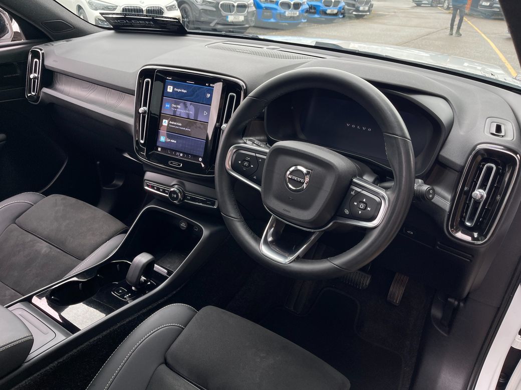 2022 Volvo XC40