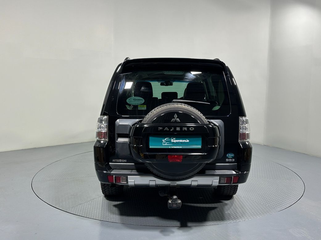 2014 Mitsubishi Pajero