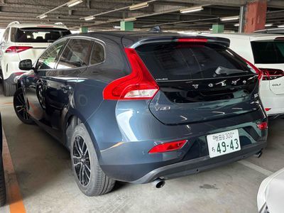 2020 Volvo V40