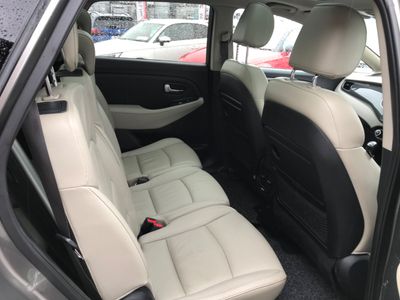 2017 Kia Carens