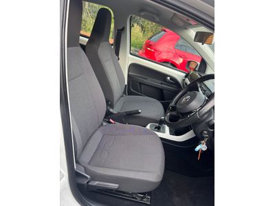 2015 Volkswagen up!