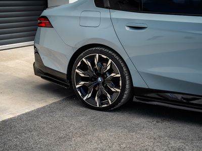 2024 BMW i5