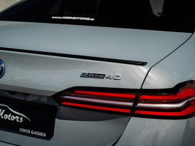 2024 BMW i5