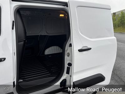 2025 Peugeot Partner