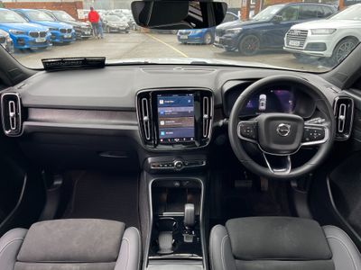 2022 Volvo XC40