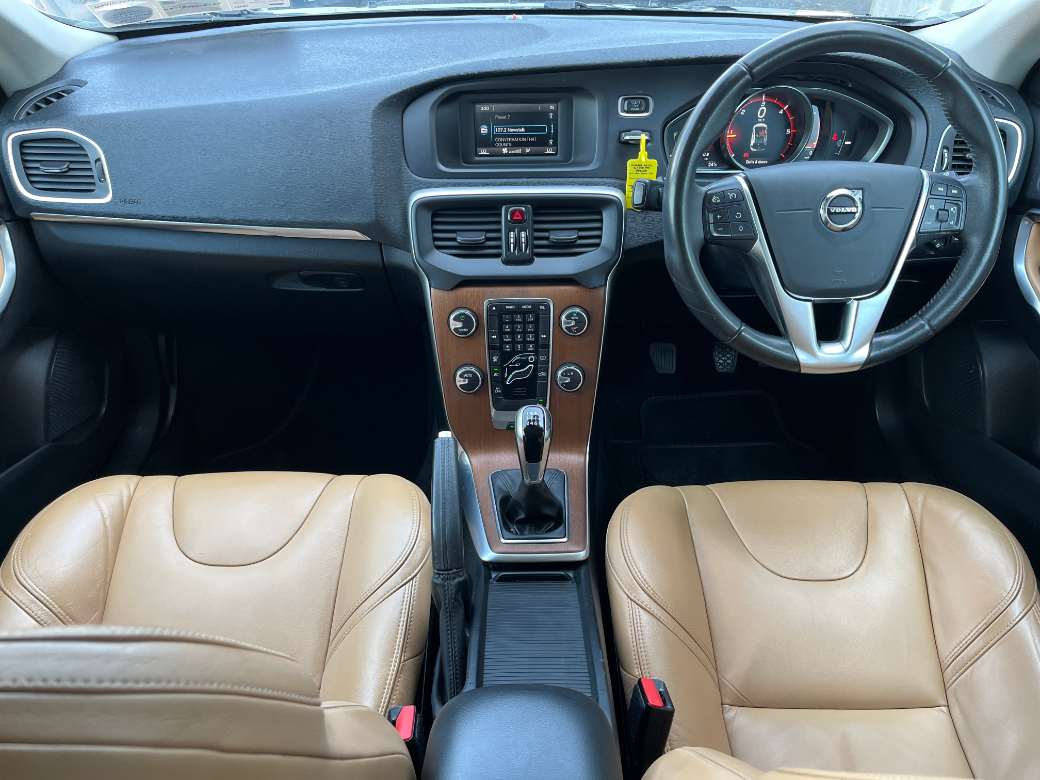 2018 Volvo V40