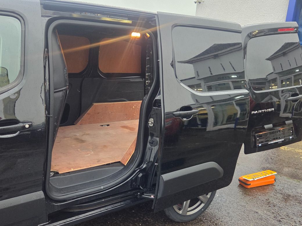2021 Peugeot Partner