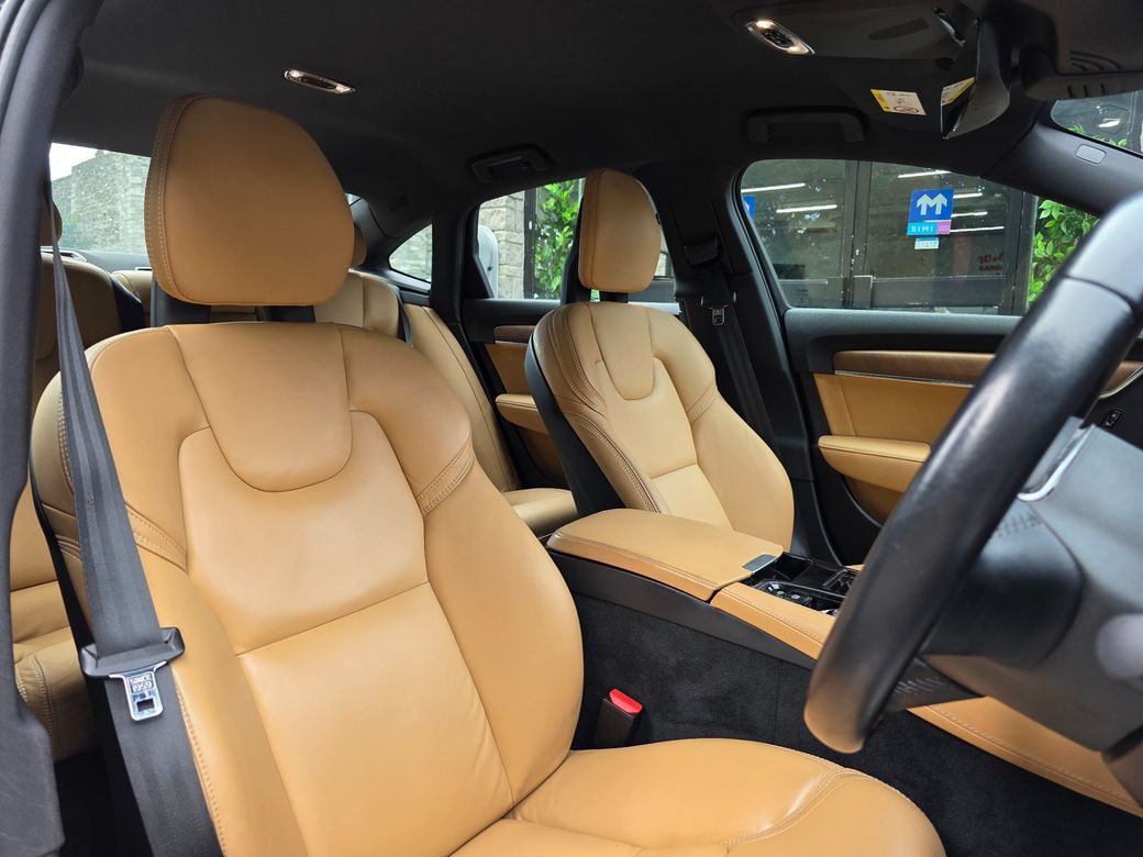 2019 Volvo S90