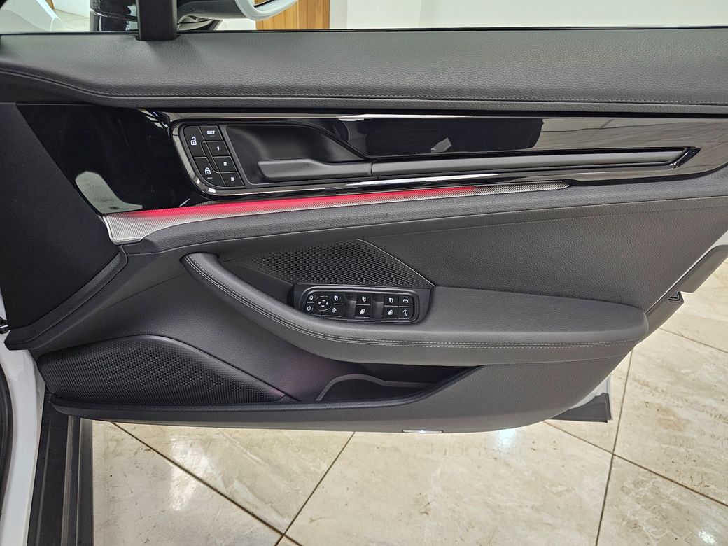 2025 Porsche Panamera