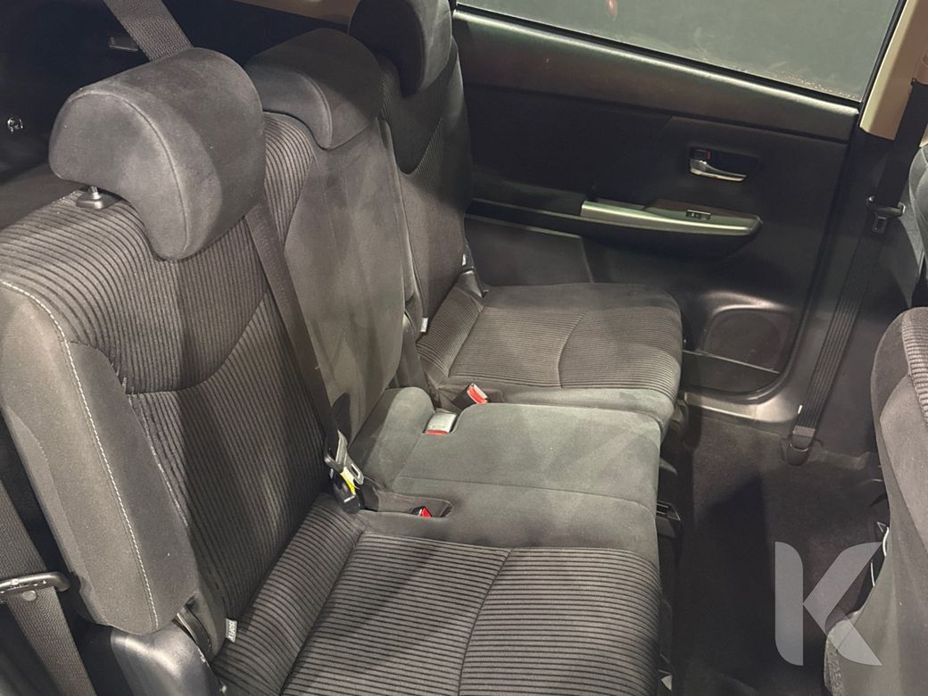 2018 Toyota Prius Alpha