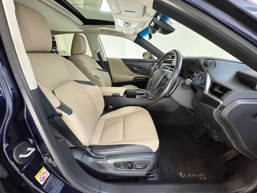 2020 Lexus ES 300h