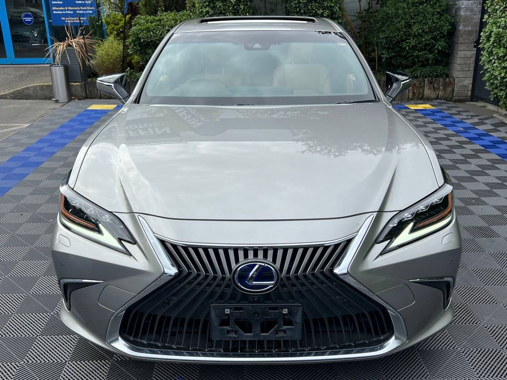 2021 Lexus ES 300h
