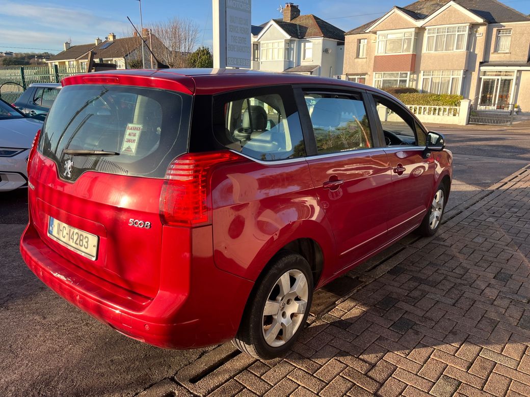2011 Peugeot 5008