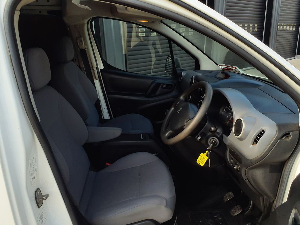 2013 Peugeot Partner