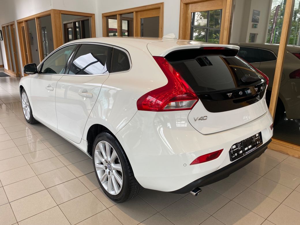 2015 Volvo V40