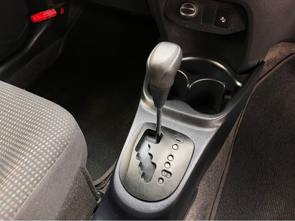 2016 Toyota Vitz
