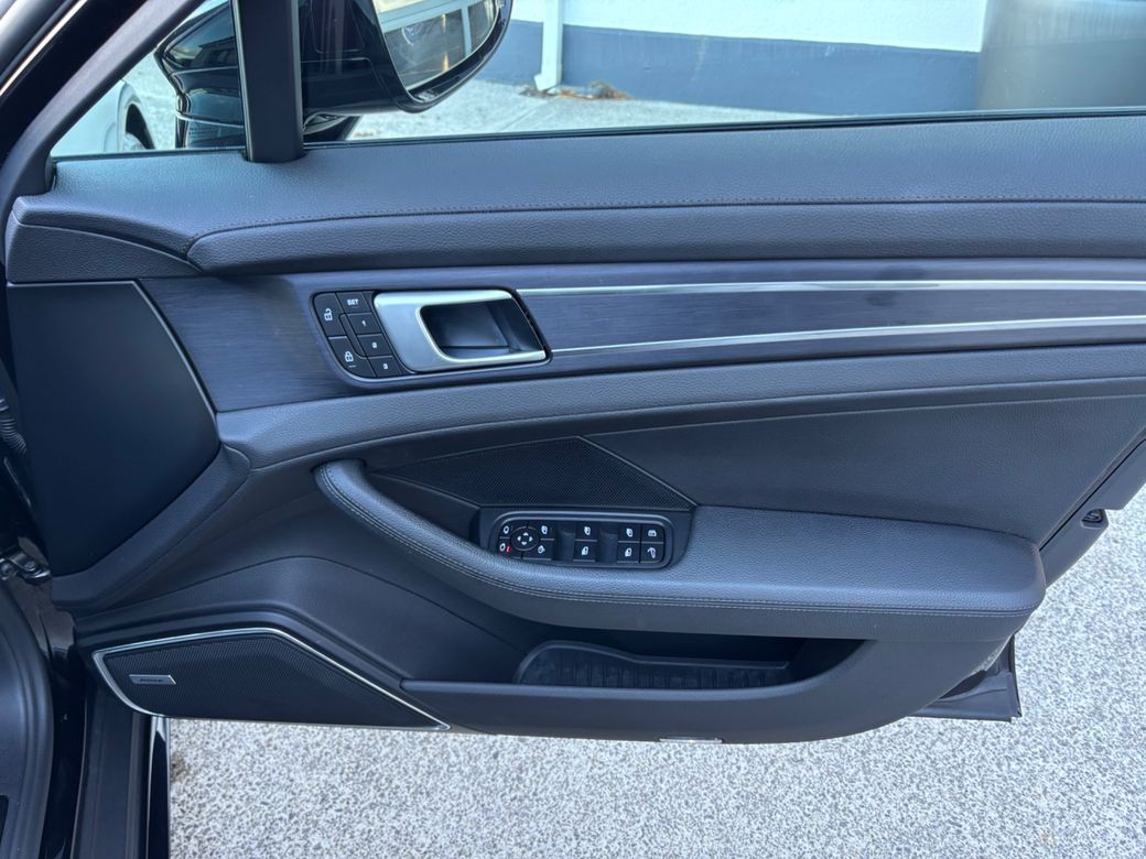 2022 Porsche Panamera